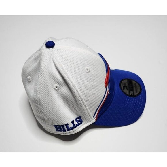 New Era 39THIRTY Buffalo Bills 2023 Sideline Flex Hat - Picture 2 of 5